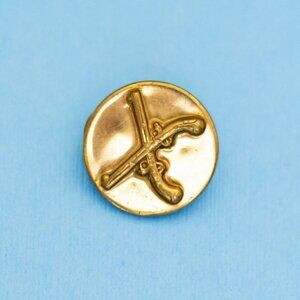 Vintage Gold Tone Double Revolver Handgun Symbolic Pin - N30